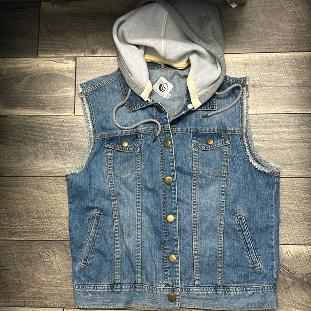Volcom Jean jacket with hoodie Size 112/14 for girl